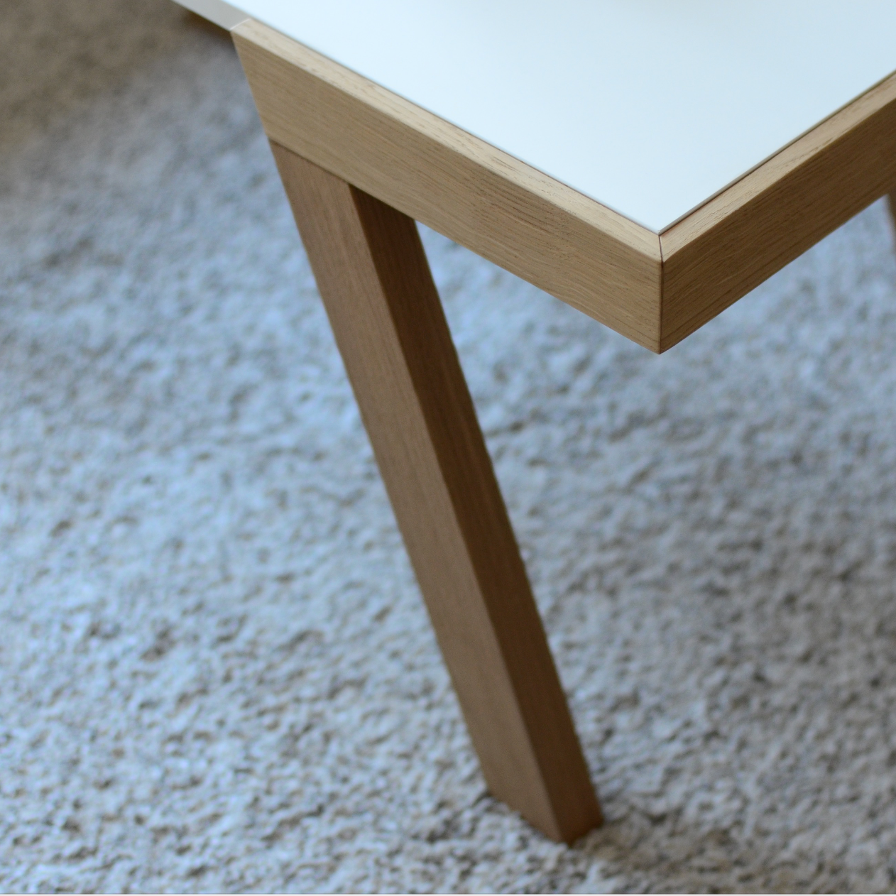 Table Se77e